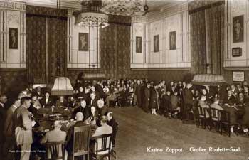 Wnętrze kasyna w Sopocie, sala do gry w Ruletkę, zdjęcie z ok. 1925 r. źródło: KC