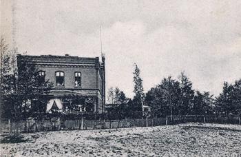 Sanatorium Dziecięce widziane od strony plaży, zdjęcie z ok. 1900 r. źródło: WS