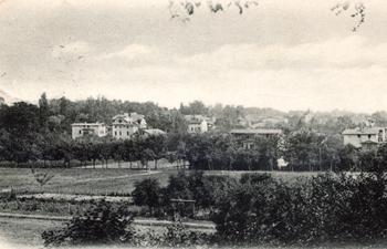 Widok z restauracji Dolinny Młyn na obecną ul. Winieckiego, zdjęcie z 1898 r. źródło: KC