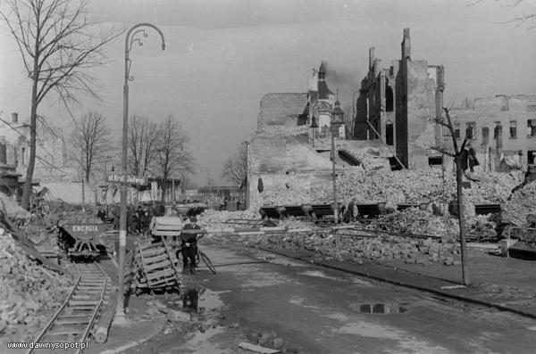 ul. Bohaterów Monte Cassino - rozbiórka budynków w dolnej części ulicy.